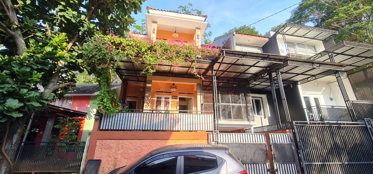Dijual Rumah Modern Luas Terawat Dalam Komplek Di Pondok Cabe.