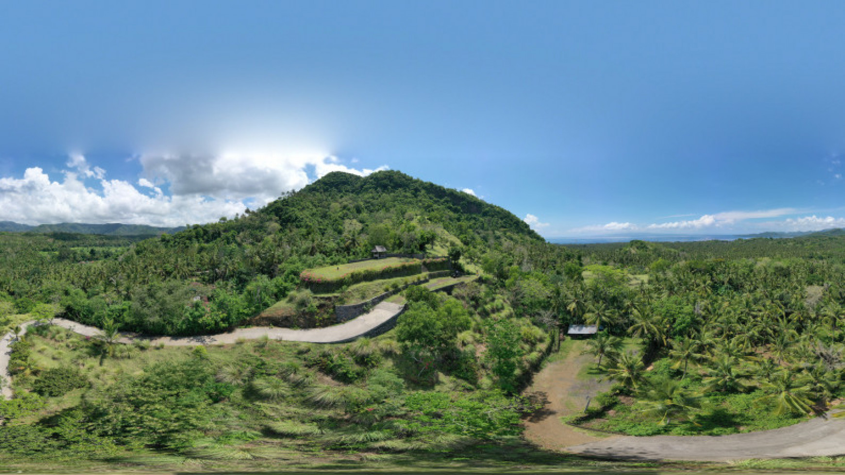 Unique land with amazing panoramic 180 degree sea-views