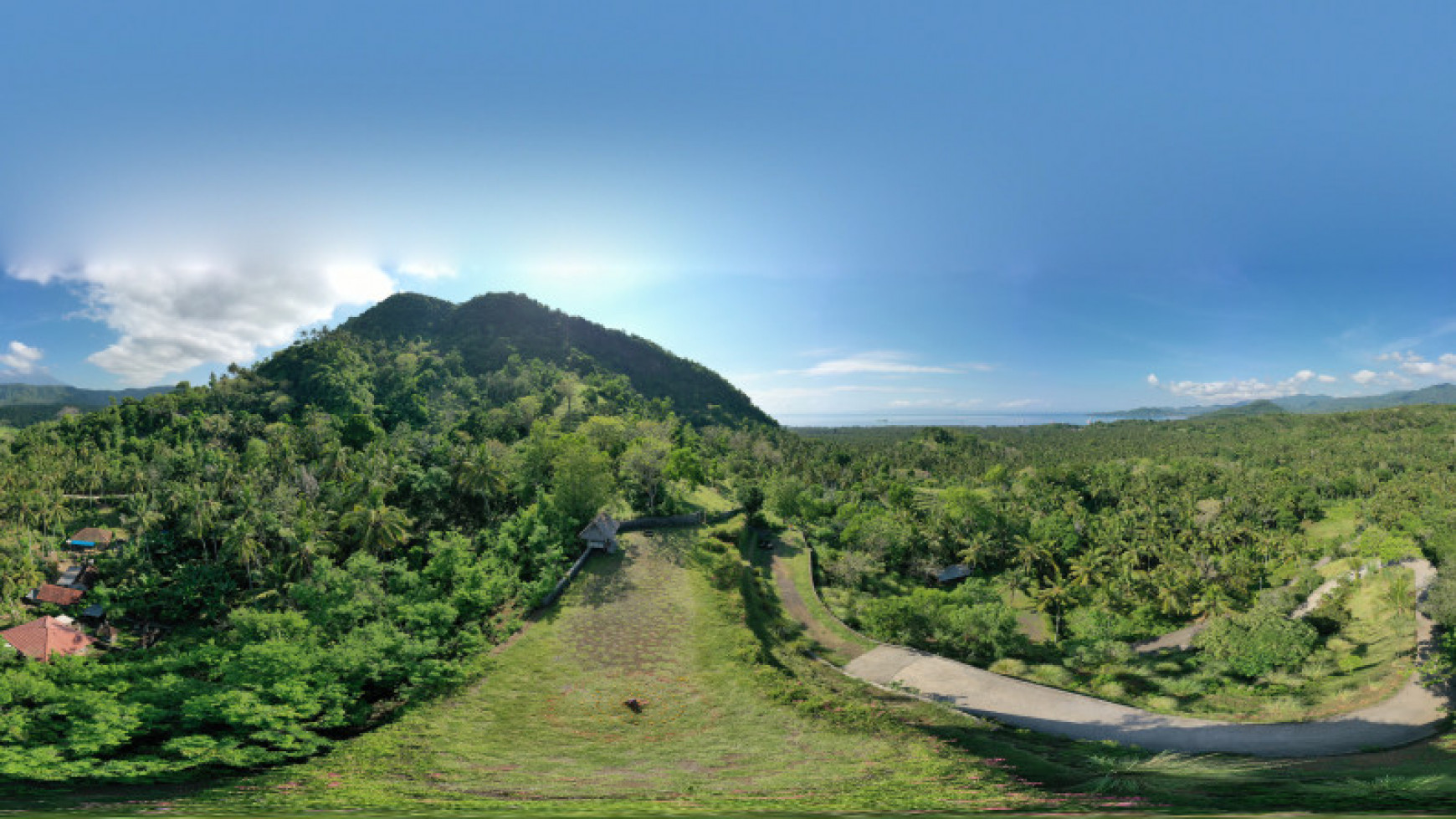 Unique land with amazing panoramic 180 degree sea-views