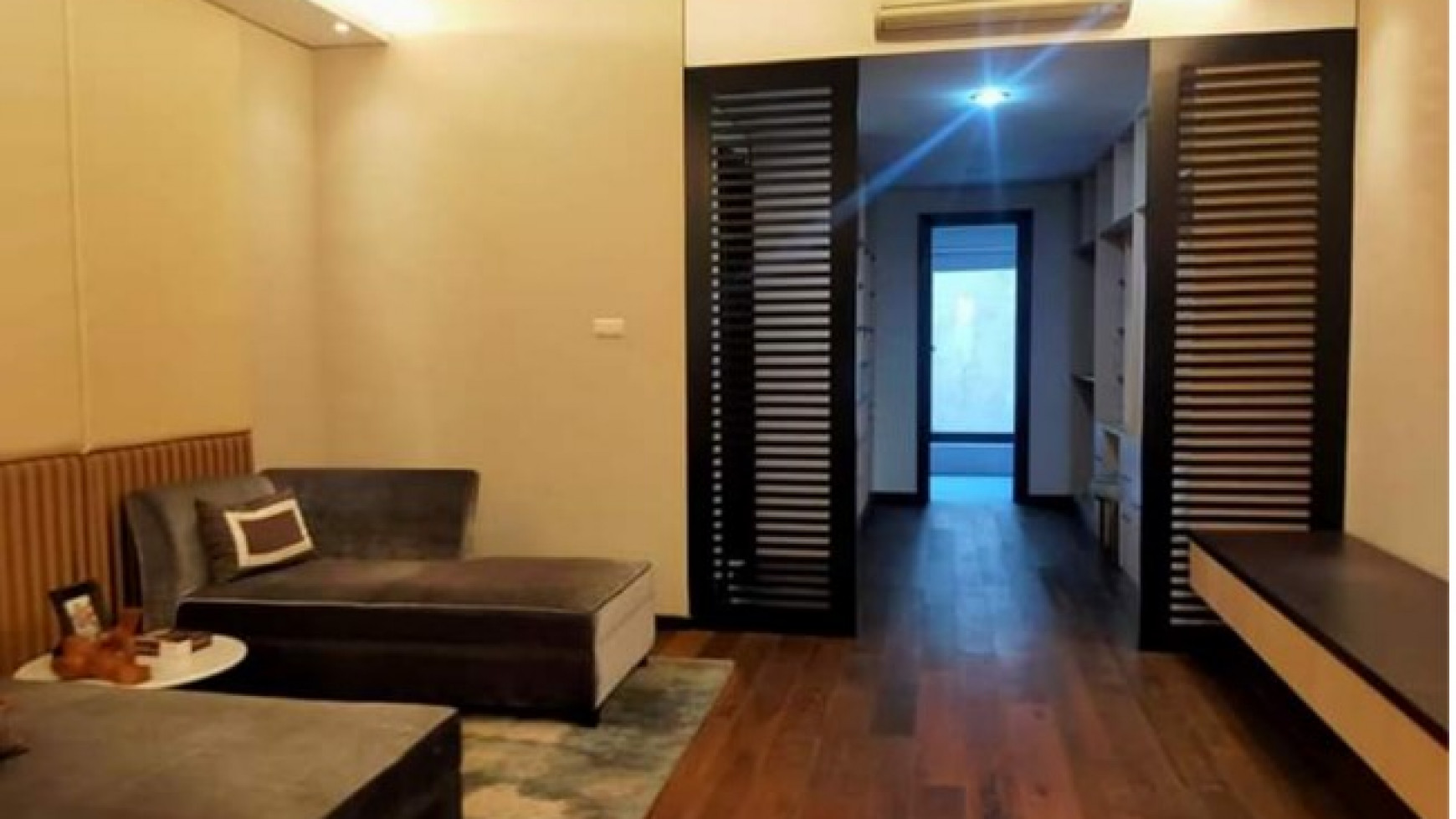 Rumah baru modern dalam cluster  di perumahan elite jakarta barat 