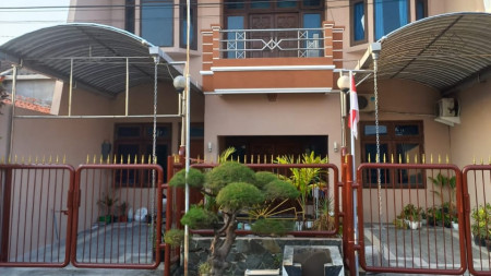 Rumah di Kutisari Indah Surabaya Timur 2 Lantai SHM Bagus Sekali Furnished Sudah Renovasi 