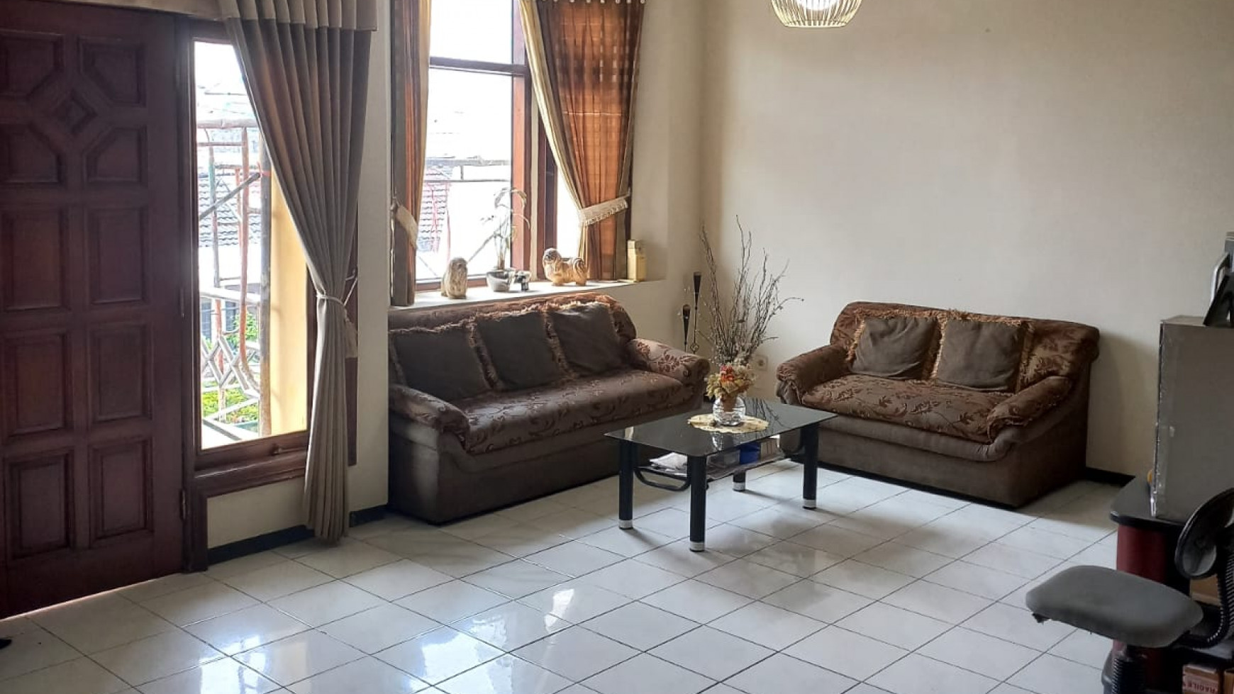 Rumah di Kutisari Indah Surabaya Timur 2 Lantai SHM Bagus Sekali Furnished Sudah Renovasi 