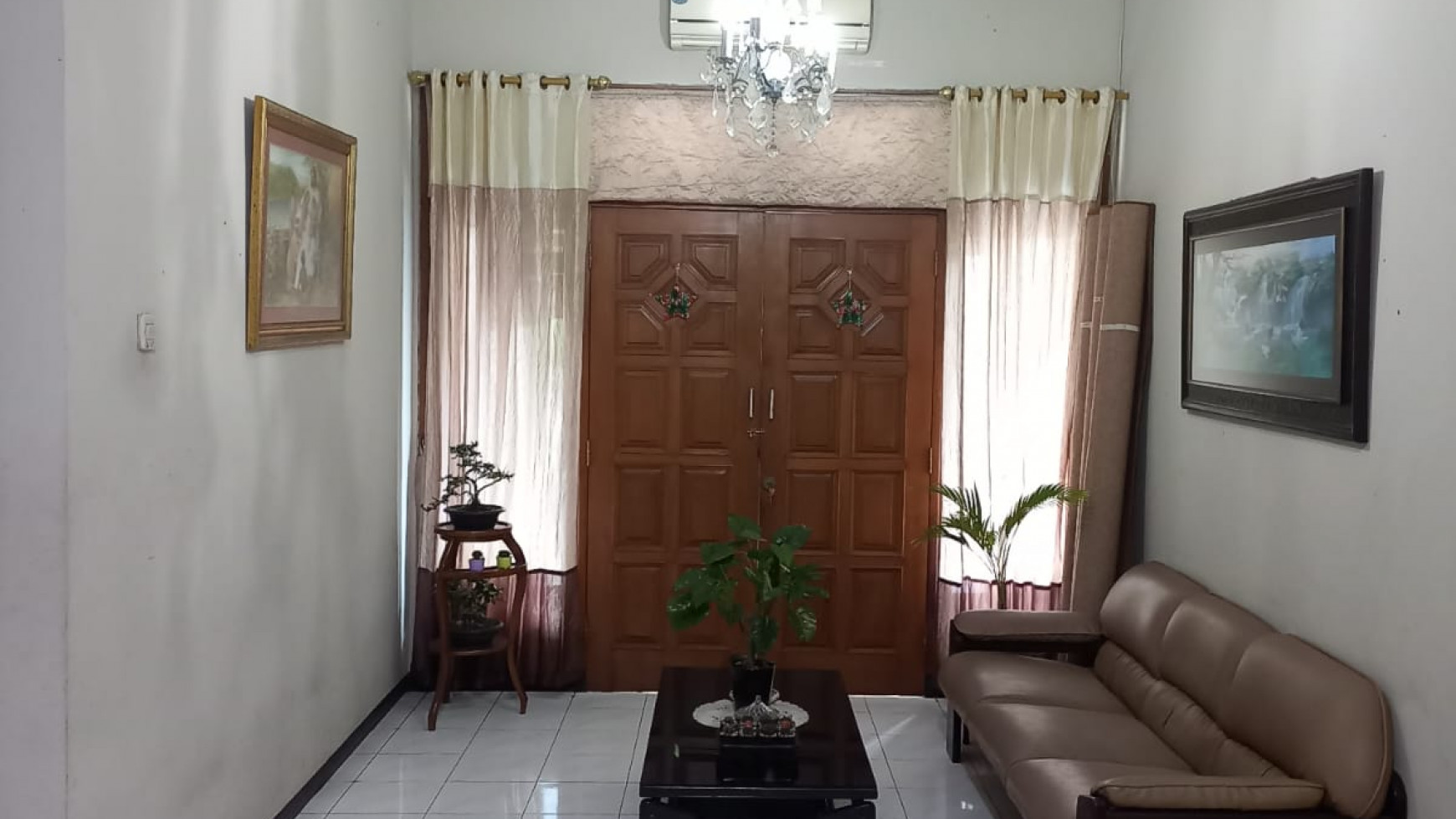 Rumah di Kutisari Indah Surabaya Timur 2 Lantai SHM Bagus Sekali Furnished Sudah Renovasi 