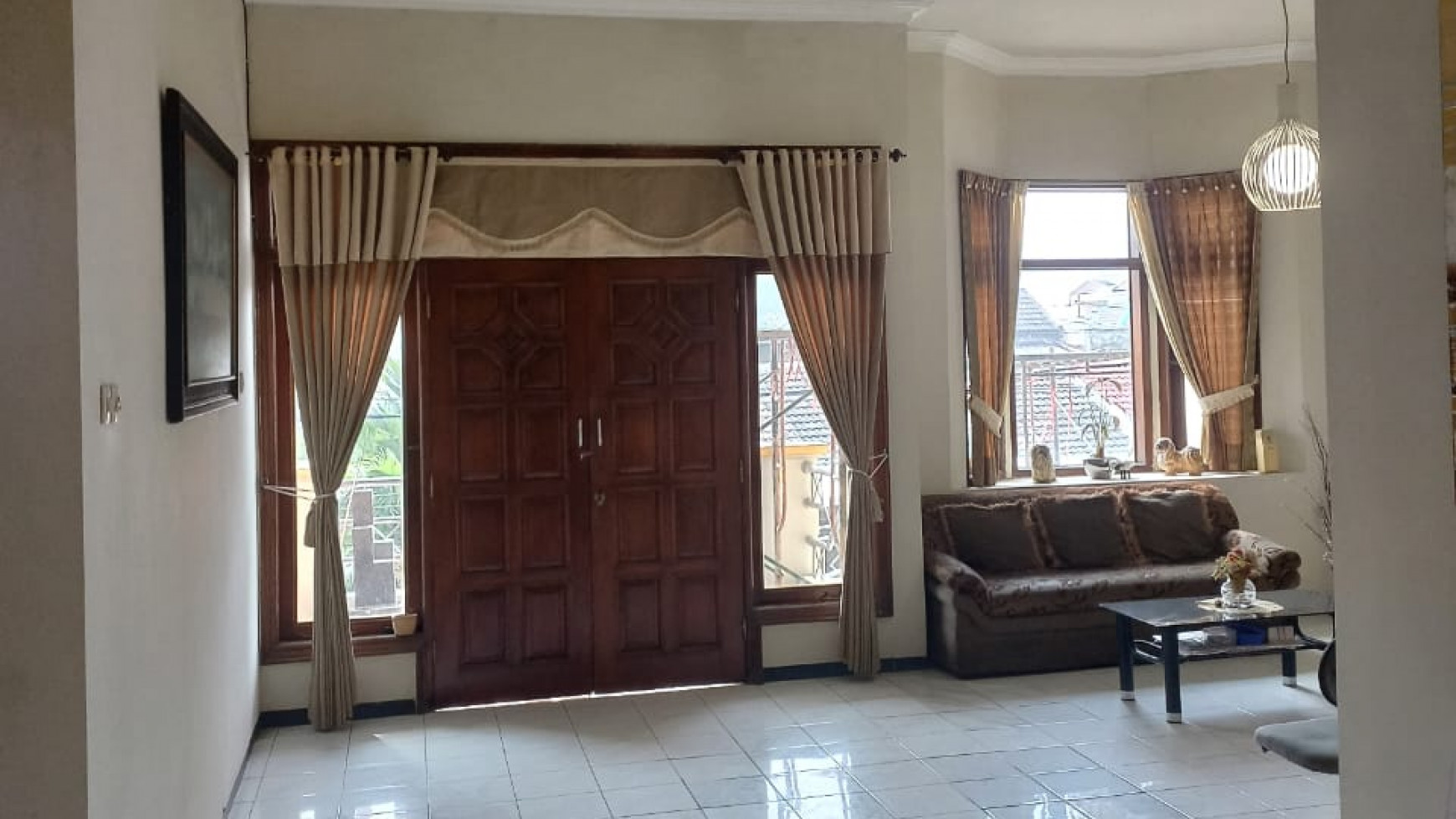 Rumah di Kutisari Indah Surabaya Timur 2 Lantai SHM Bagus Sekali Furnished Sudah Renovasi 