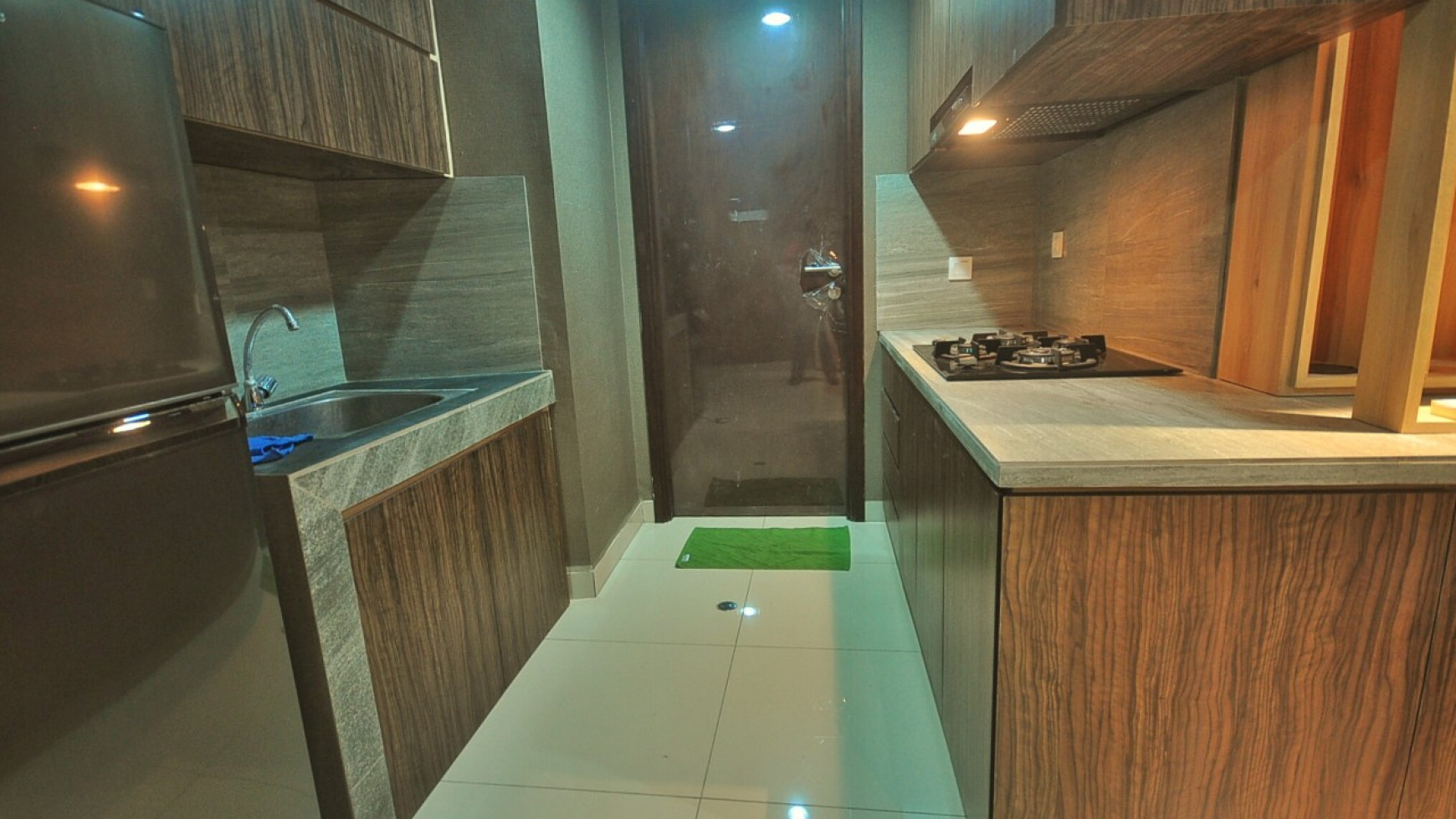 Apartemen Dekat Boulevard Full Furnish, Wallpaper, Renov Rapi, Siap Huni di Sherwood Twr Regent, Luas 94m2