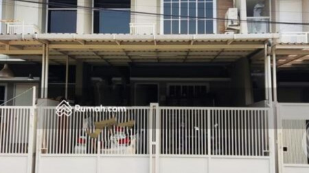 Flash Sale. Rumah Bagus Regensi Melati Mas, Serpong