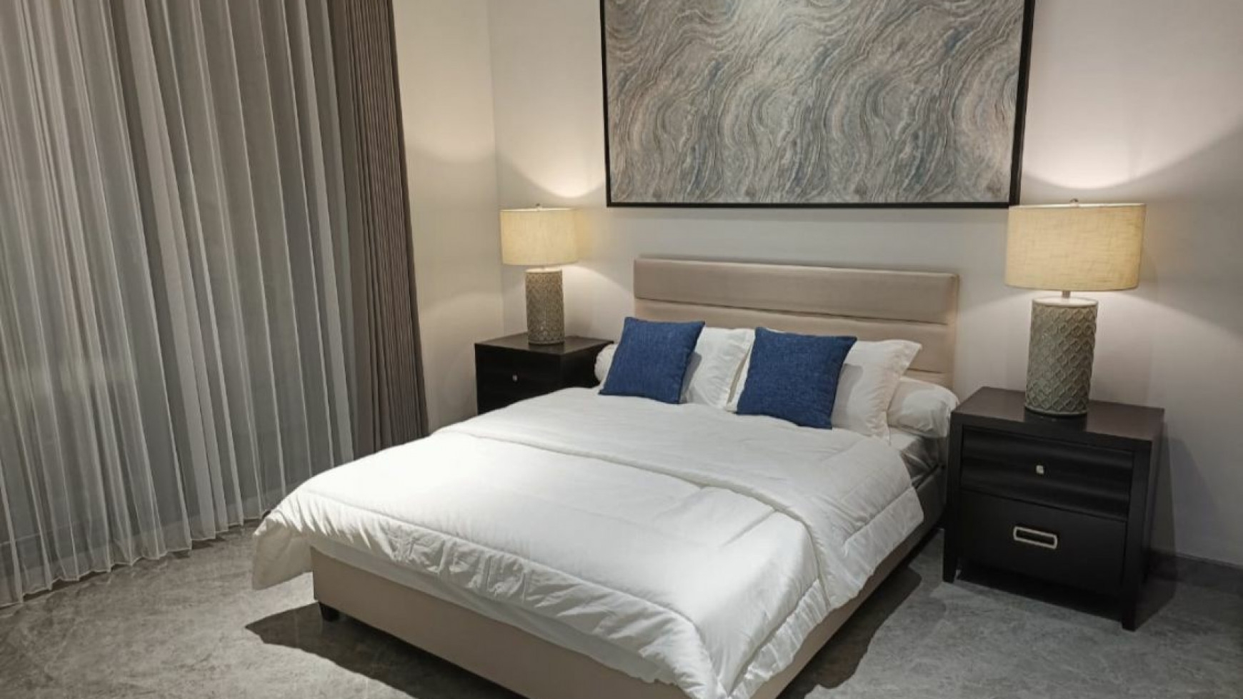 Dijual Rumah Royal Residence Wiyung Sby- Raya Luar Cluster Boulevard- Full Furnished Baru Modern Mewah