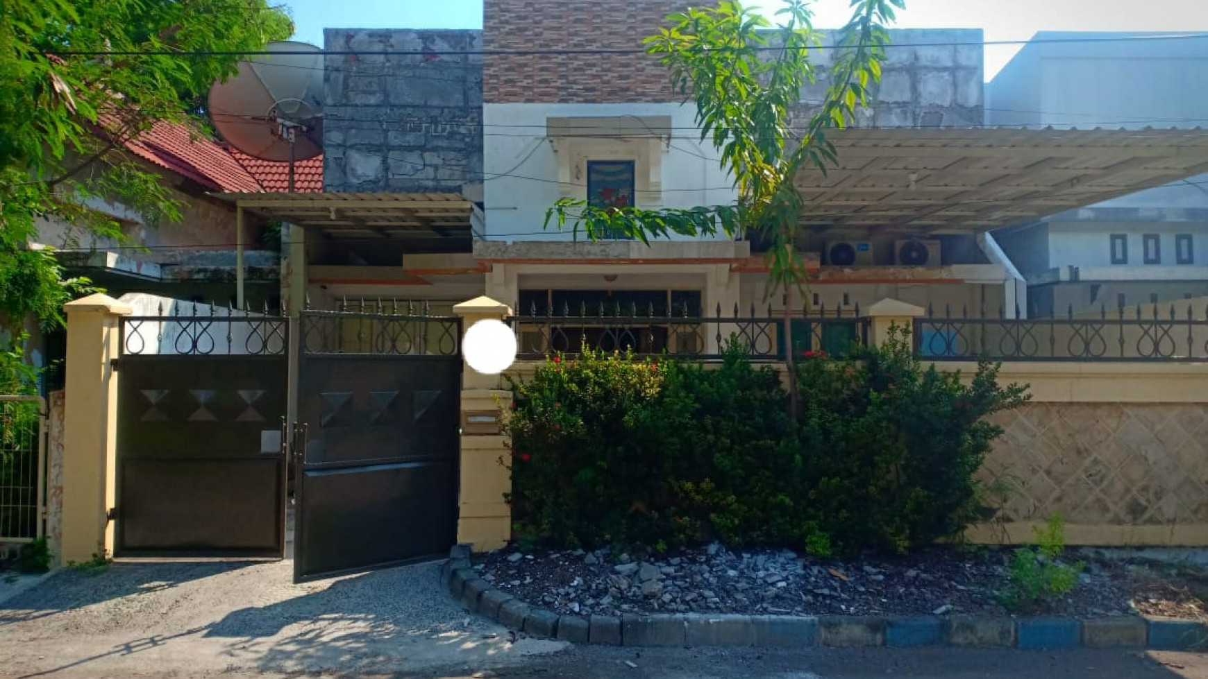 Dijual Rumah Pantai Mentari Kenjeran Surabaya Timur- Luas 300 m2 (15'20 ) - Murah - Cantik - Siap Huni