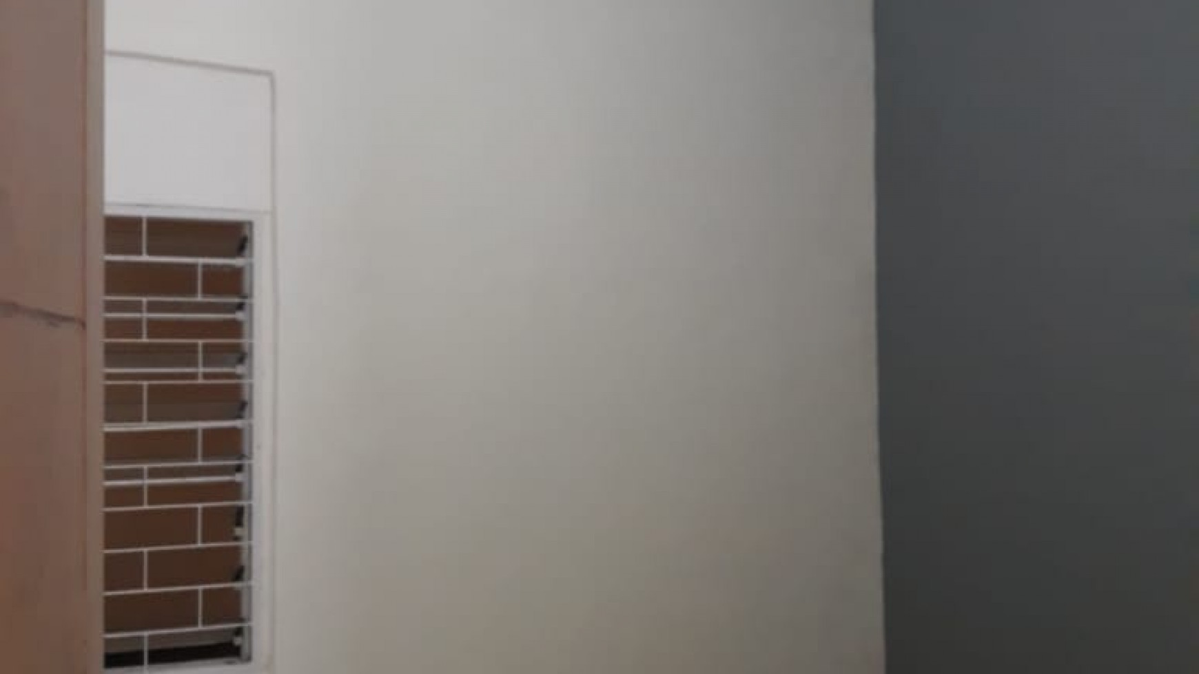 Rumah terawat, nyaman siap huni di Ciputat