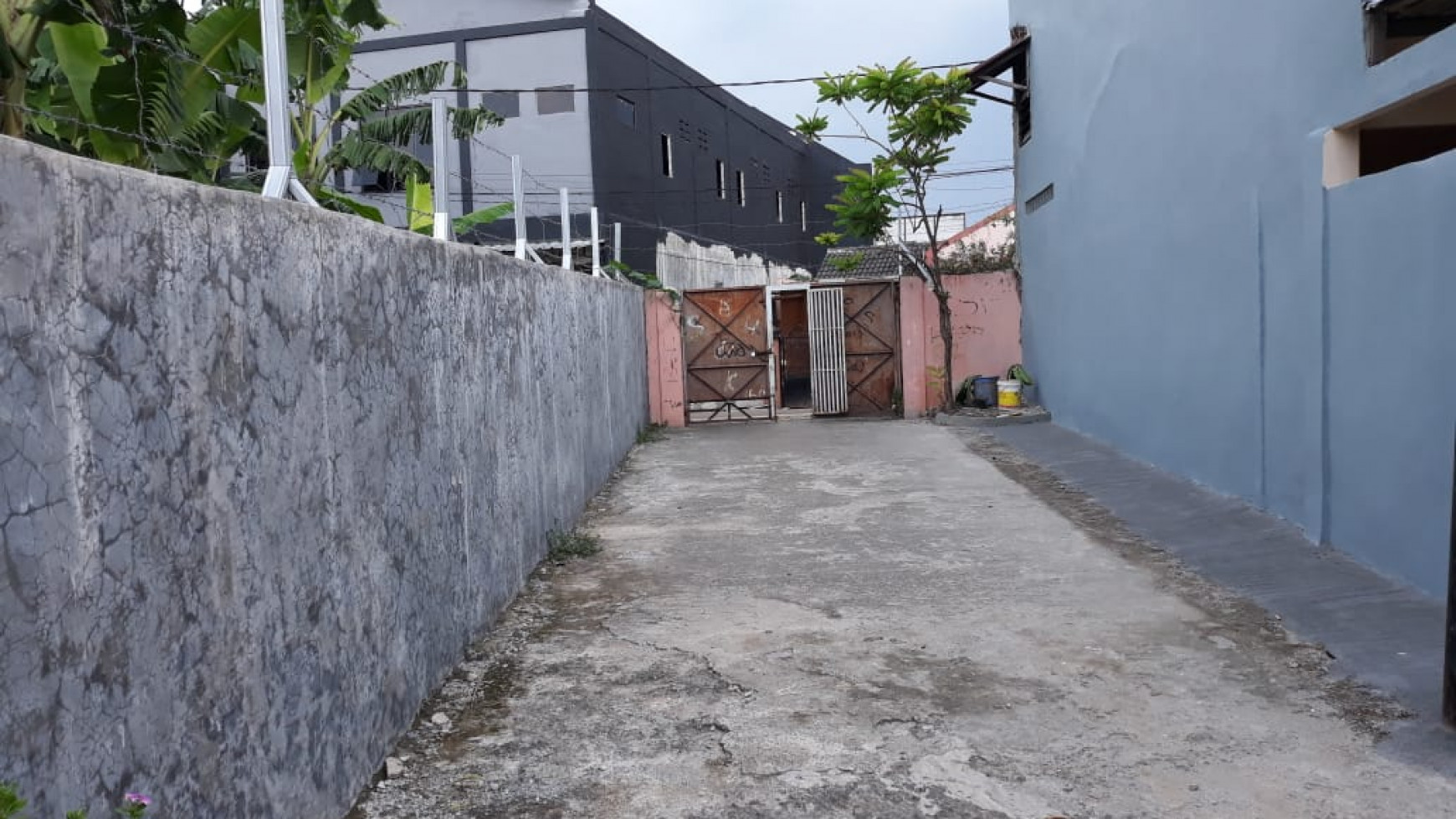 Rumah terawat, nyaman siap huni di Ciputat