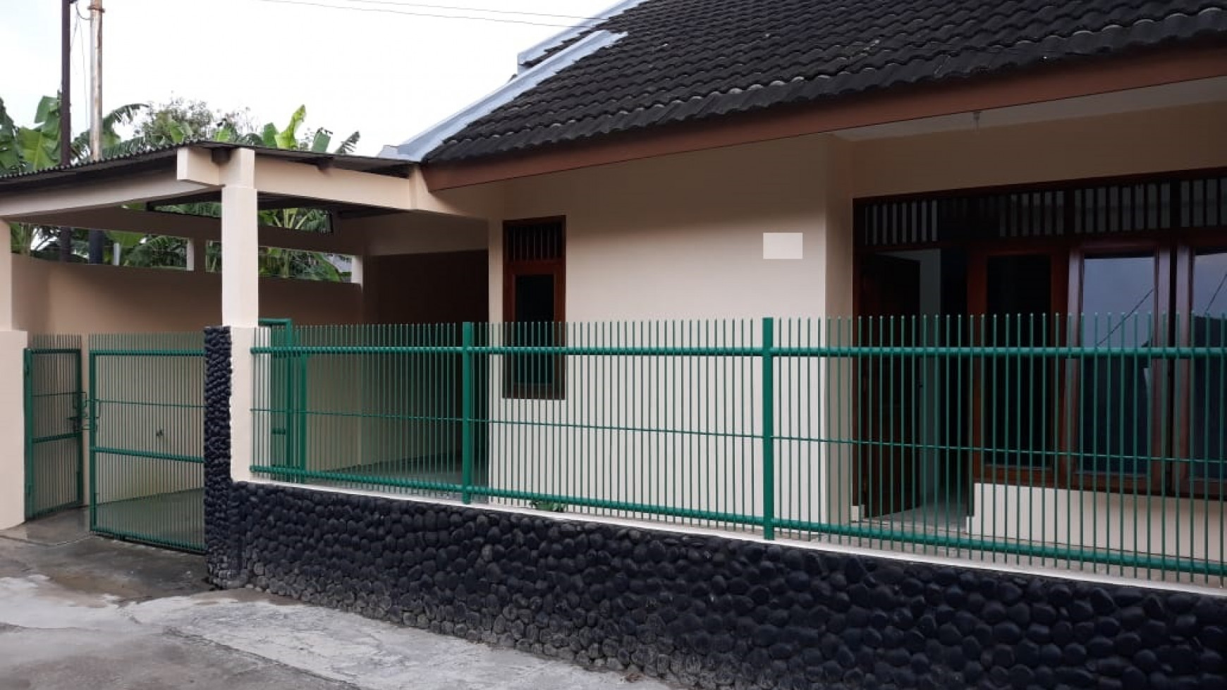 Rumah terawat, nyaman siap huni di Ciputat