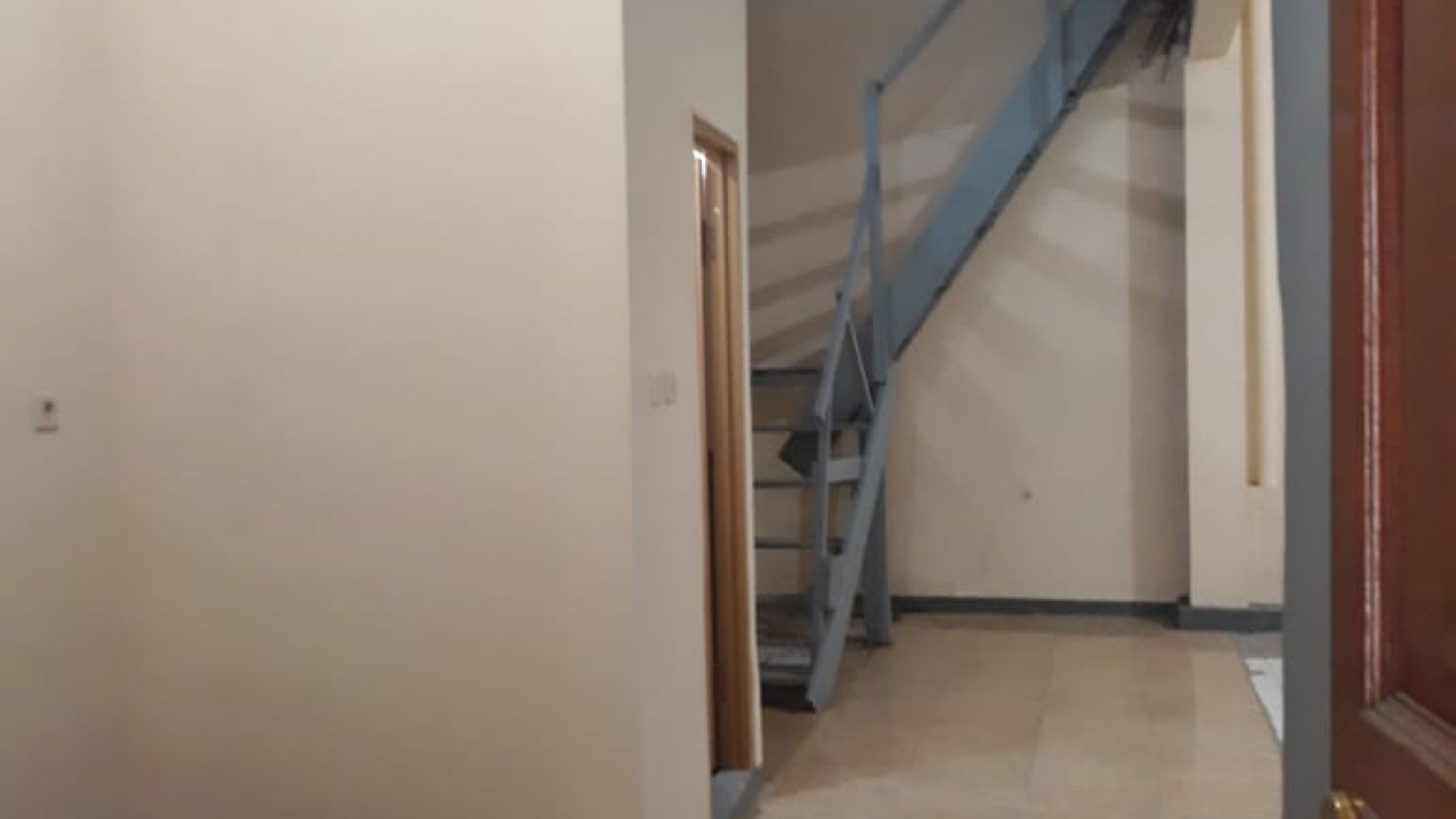 Rumah terawat, nyaman siap huni di Ciputat