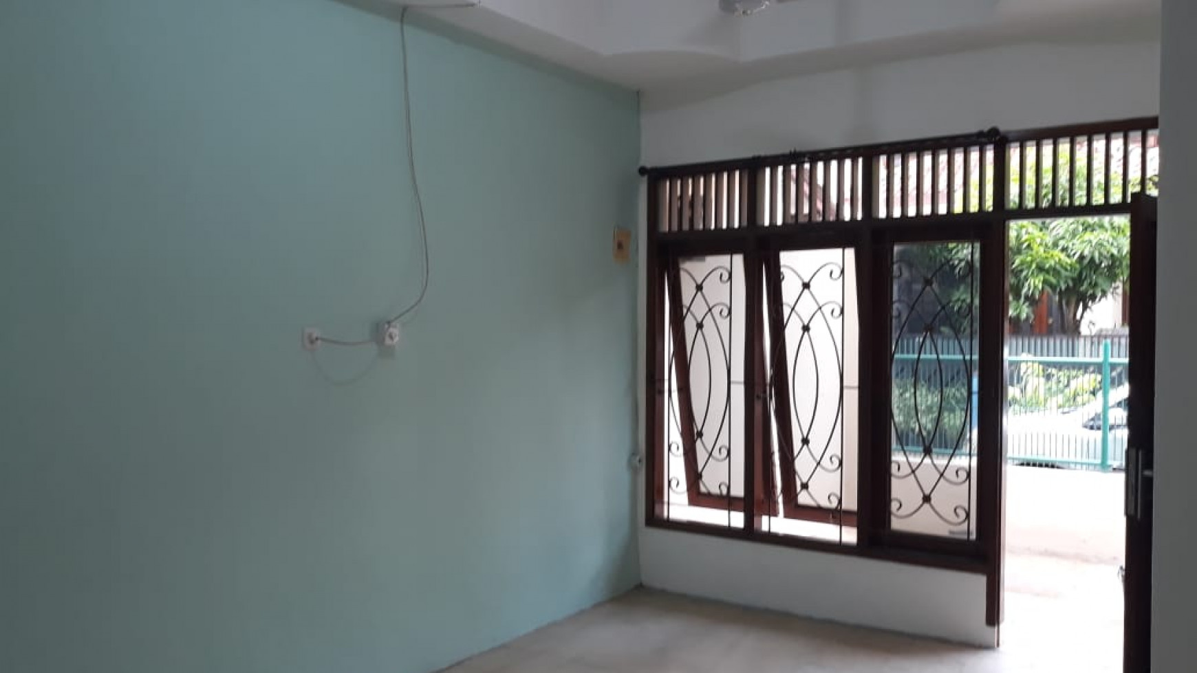 Rumah terawat, nyaman siap huni di Ciputat