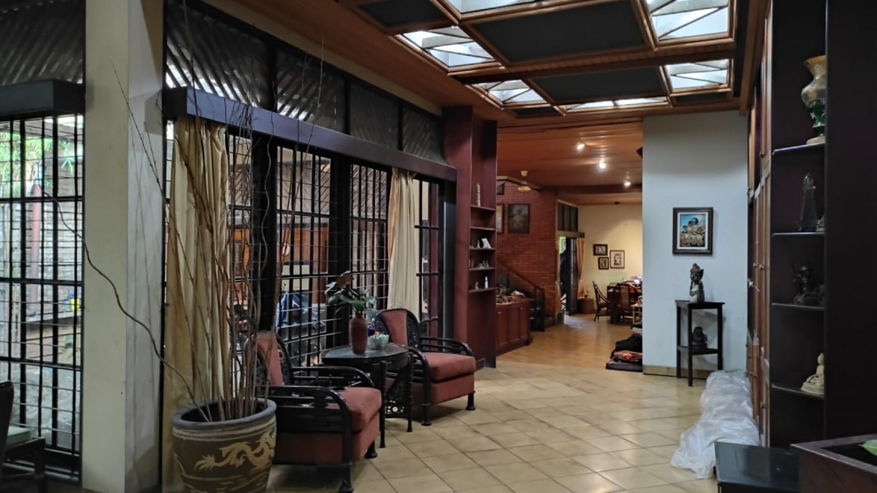 Rumah 1 lantai, luas bangunan terawat di Jakarta Barat