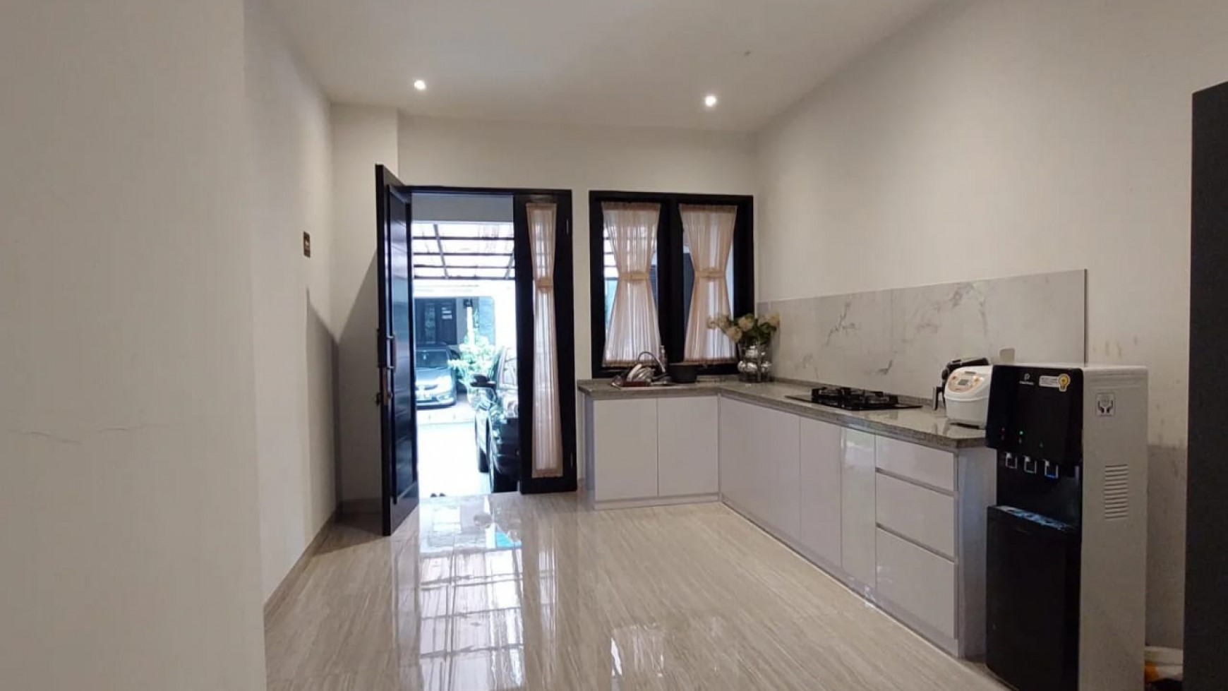 Rumah Siap Huni Mewah dan Minimalis Modern @Bintaro Residence