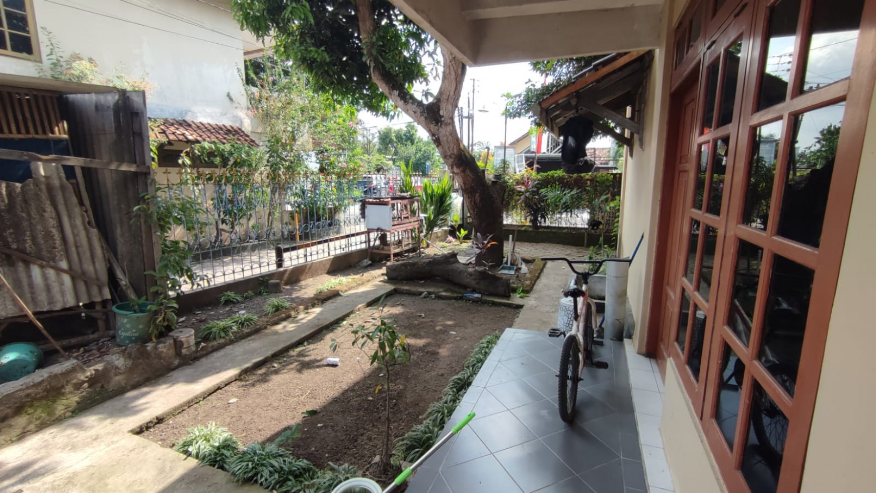 Rumah Tinggal 5 Kamar Dekat Kinderstation, Maguwoharjo, Depok, Sleman