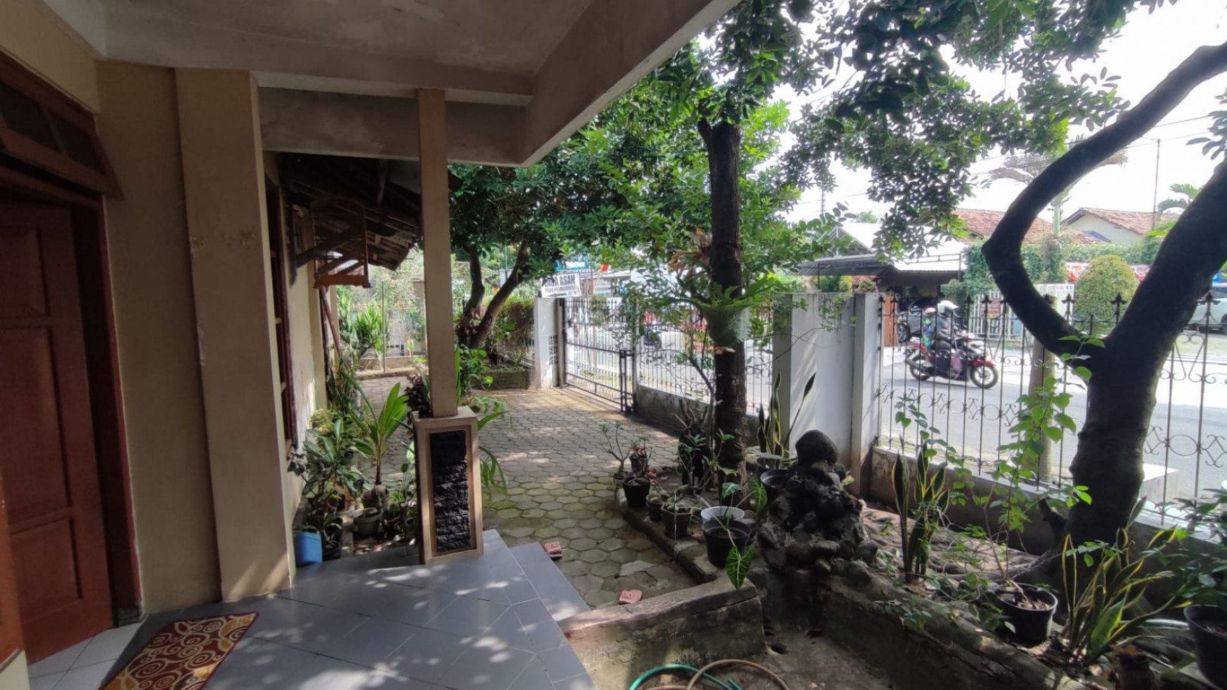 Rumah Tinggal 5 Kamar Dekat Kinderstation, Maguwoharjo, Depok, Sleman