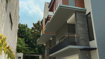 Brand New Rumah 4 Lantai Mewah Di Kebayoran Baru