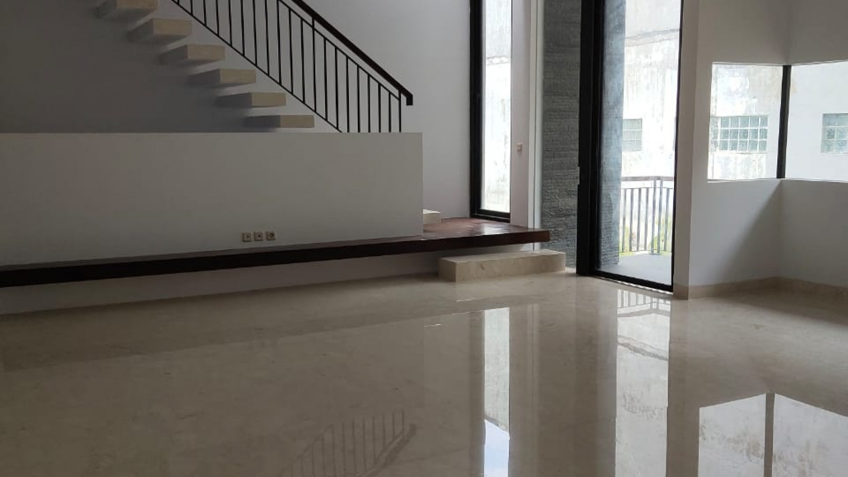 Brand New Rumah 4 Lantai Mewah Di Kebayoran Baru