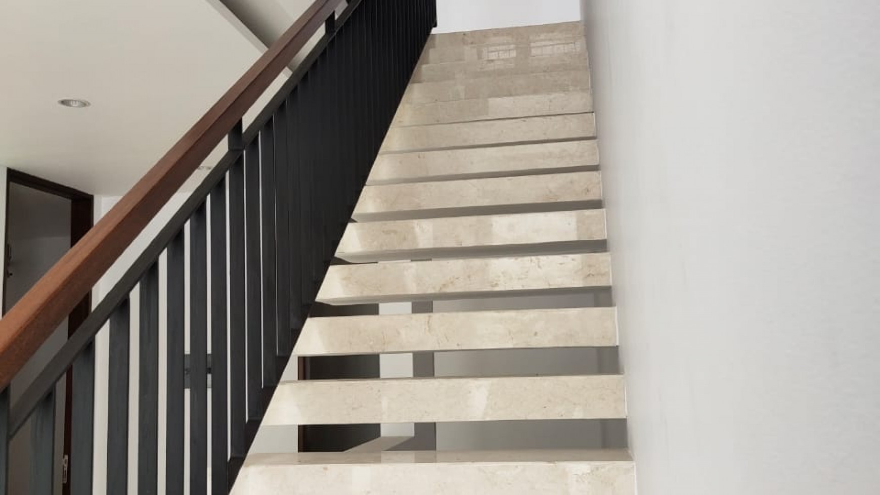 Brand New Rumah 4 Lantai Mewah Di Kebayoran Baru