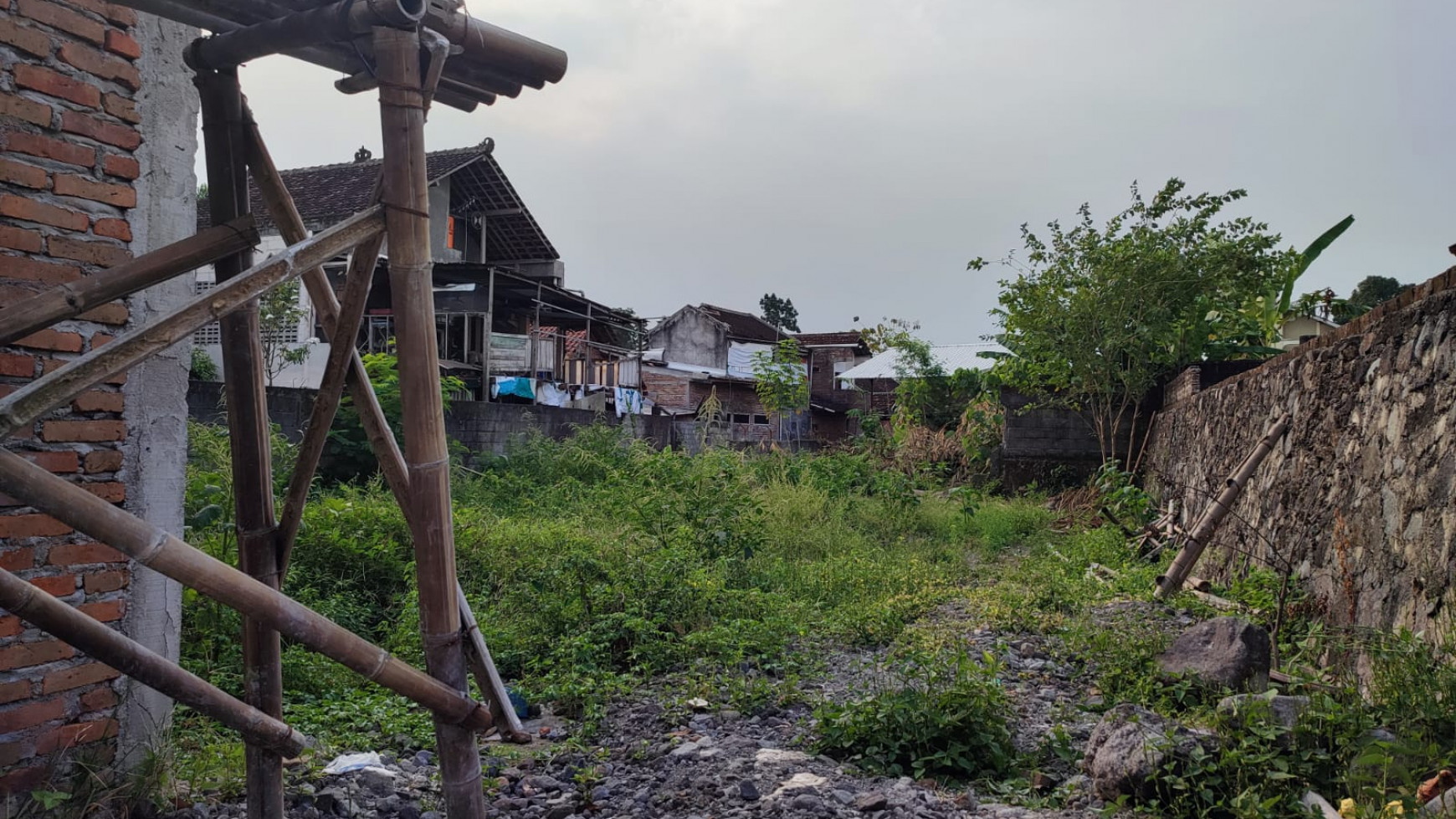 Tanah Bonus Rumah 2 Kamar Dekat Mirota Kampus Jl. Godean