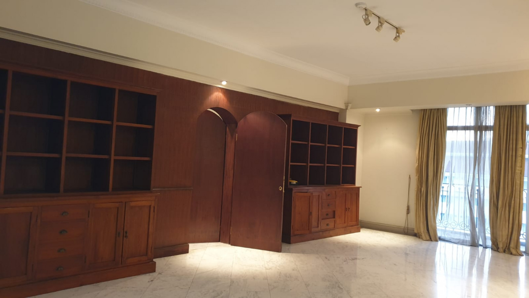 APARTEMEN EKSEKUTIF MENTENG TANJUNG TOWER