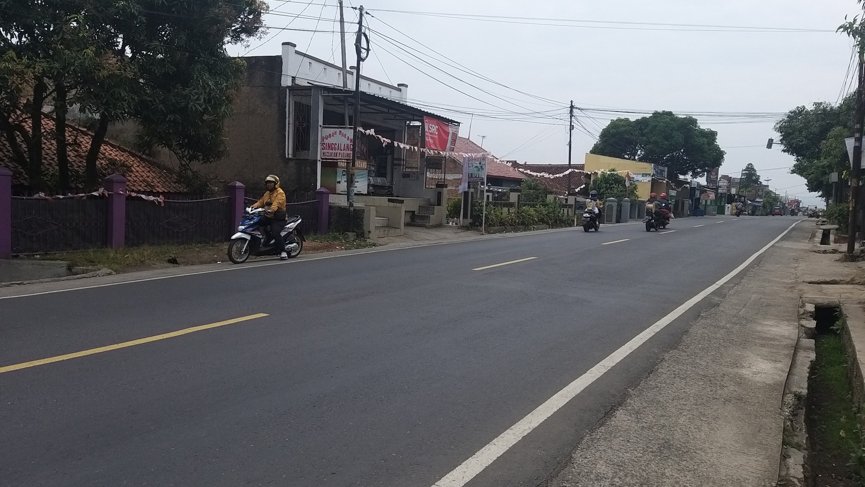 Ruko Jl Raya Tanjung sari , dekat Gerbang Pamulihan Tol CISUMDAWU