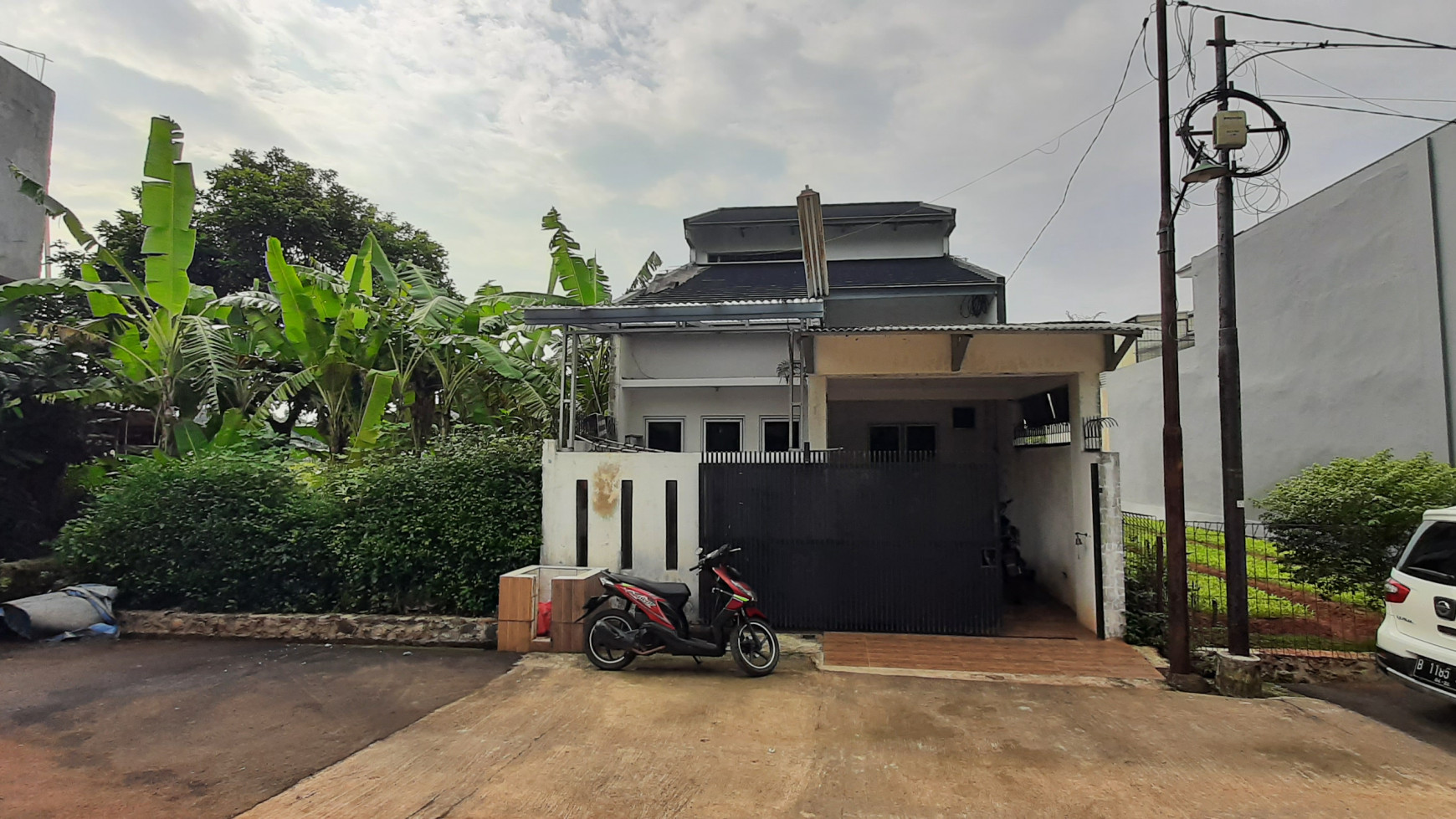 Rumah Asri 2 Lantai di Lingkungan Nyaman Cinere