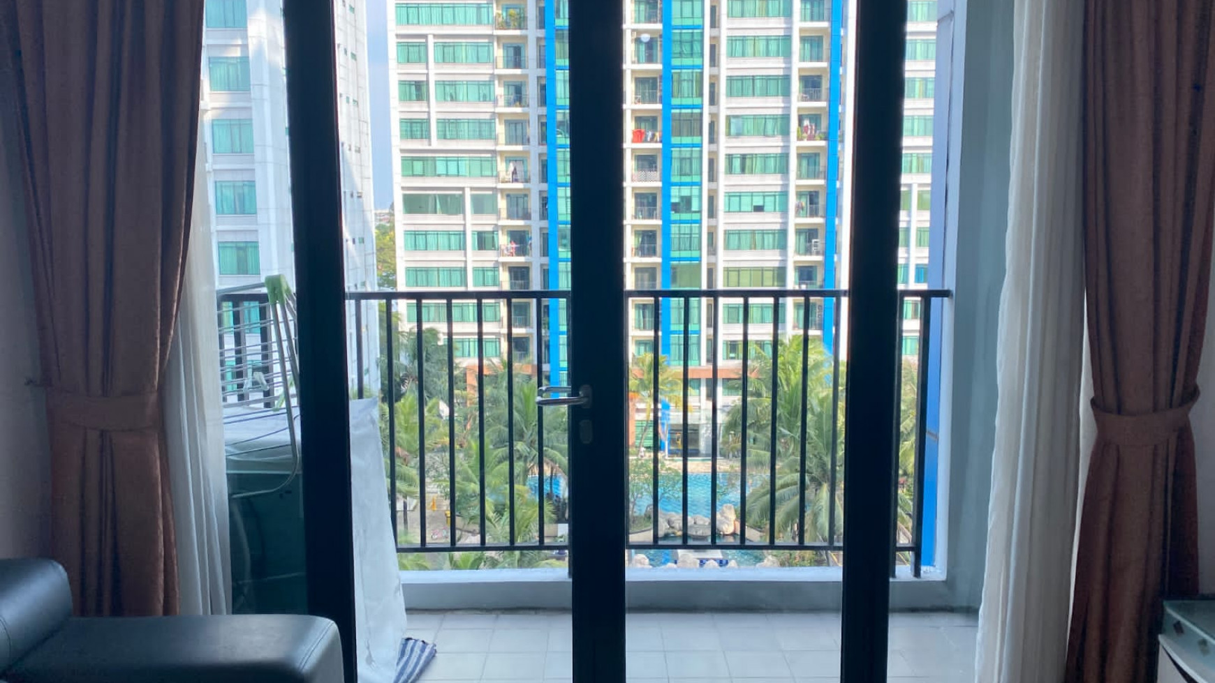 Clean & Cozy 2 BR Apartment Unit at Hampton's Park Cilandak