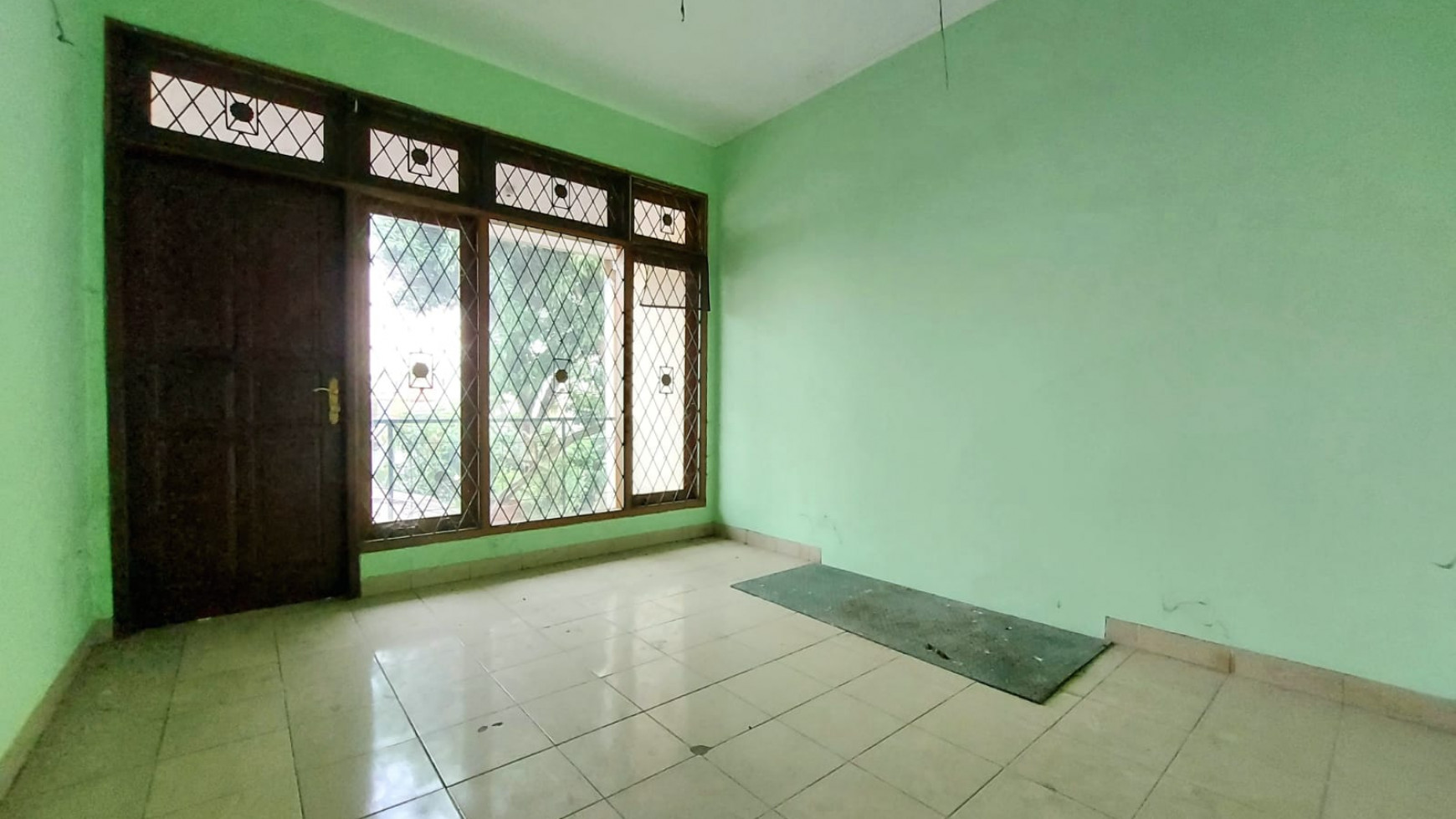 Rumah Asri 2 Lantai di Cirendeu