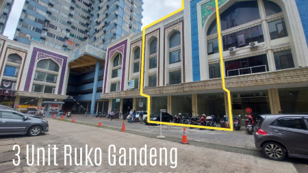 Dijual Ruko 3,5  Lantai (ruko Gandeng) ini berlokasi strategis di Depok, Cocok untuk dijadikan tempat usaha