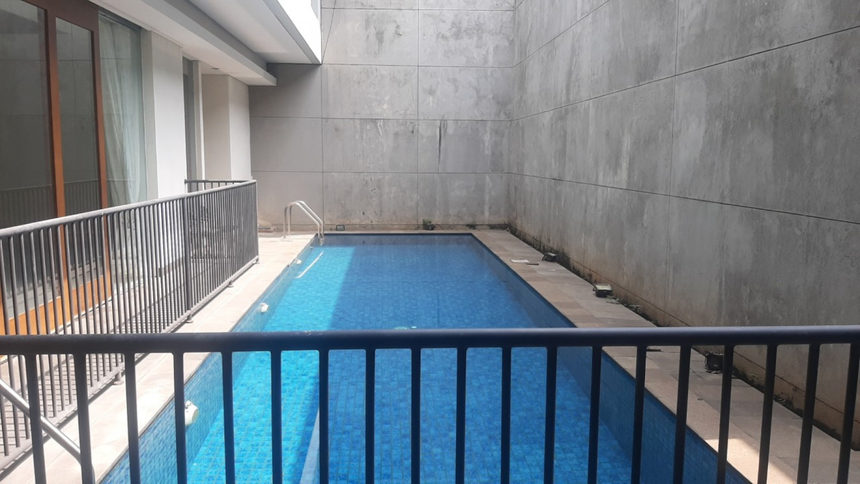 Rumah Swimming Pool Jl Mataram, Kebayoran Baru Luas 640m2