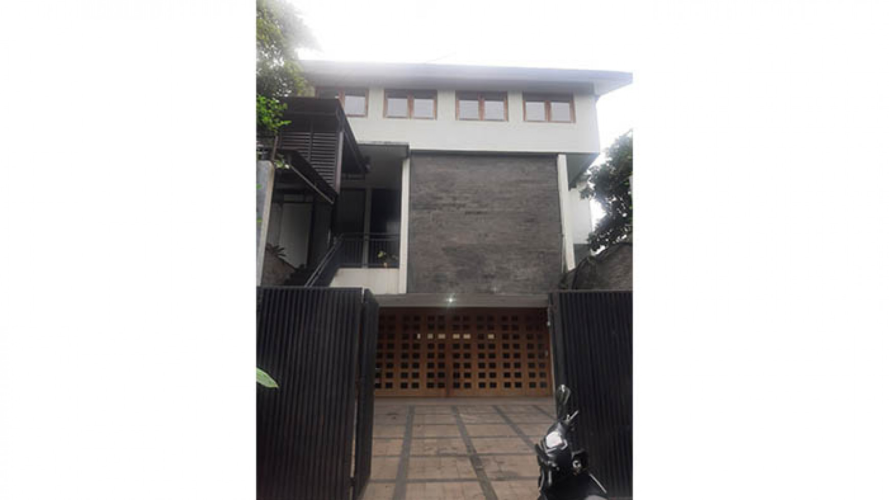 Rumah Swimming Pool Jl Mulawarman, Kebayoran Baru Luas 350m2