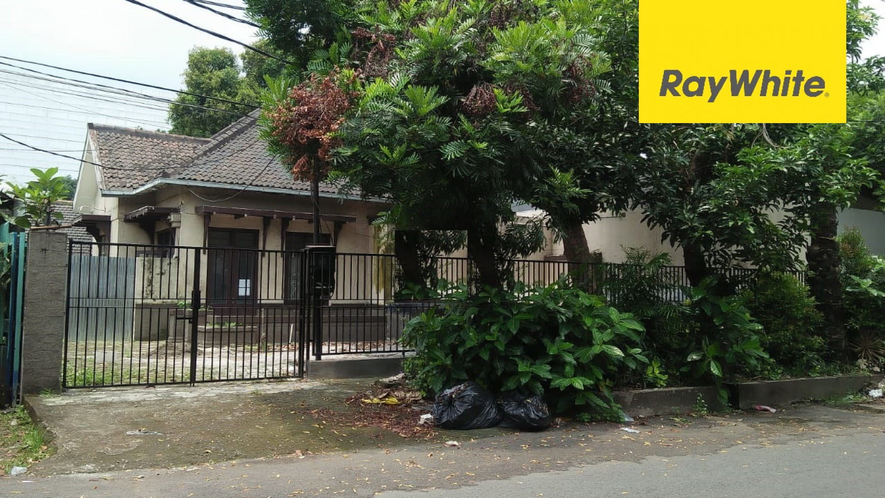 Dijual Rumah Di Surabaya Pusat Jalan Kaca Piring Genteng