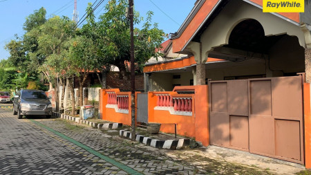 Dijual Rumah SHM di Kebraon Manis Tengah, Surabaya