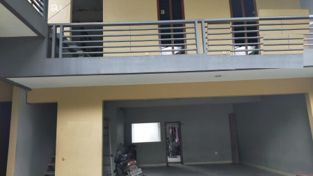 Rumah 2 lantai, halaman luas di Pondok Ranji