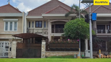 Dijual Rumah 2,5 Lantai di Bukit Telaga Golf, Citraland, Surabaya