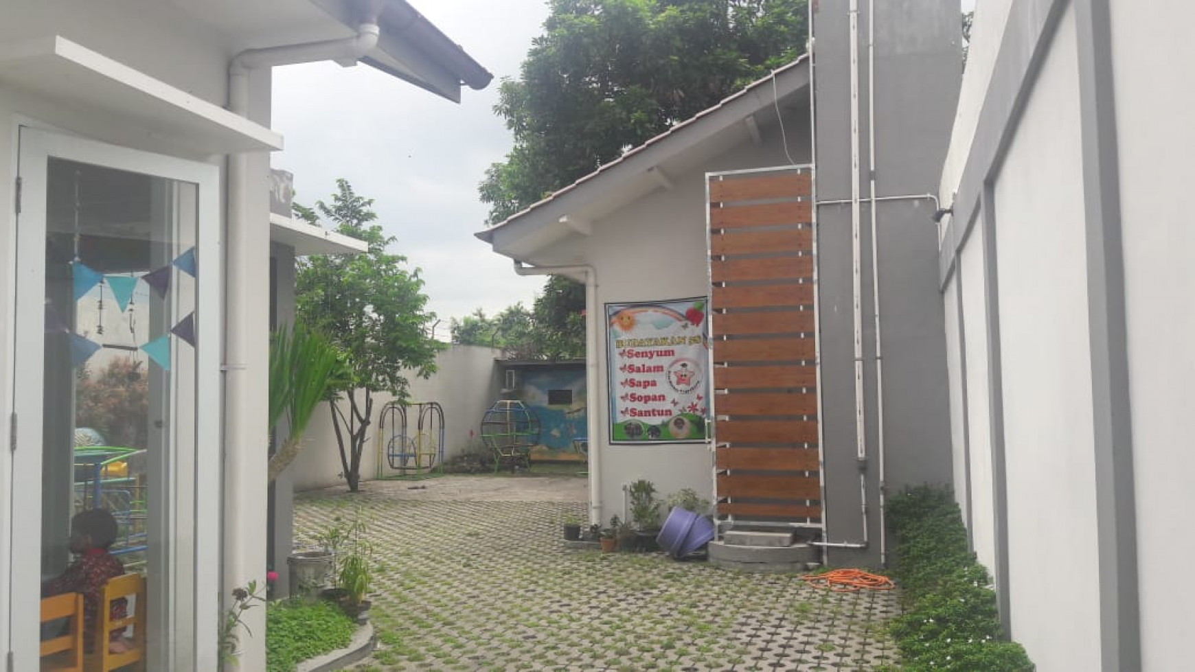 RUMAH BONUS TANAH DI CONDONGCATUR