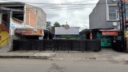 TANAH + BANGUNAN DEKAT STADION MAGUWOHARJO