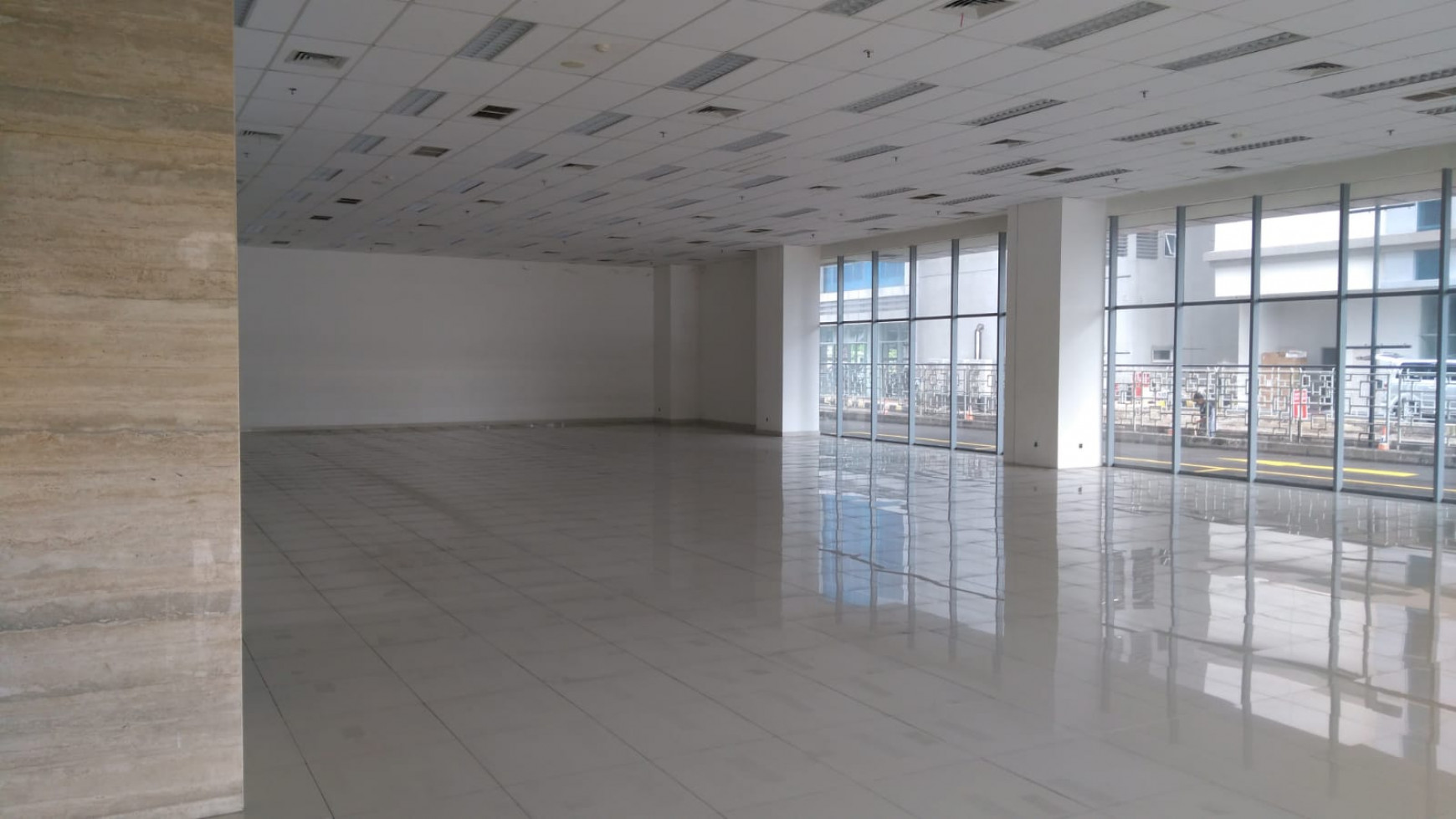 FOR SALE & LEASE OFFICE BUILDING PLAZA CAS CENGKARENG BUSSINES CITY  TANGERANG