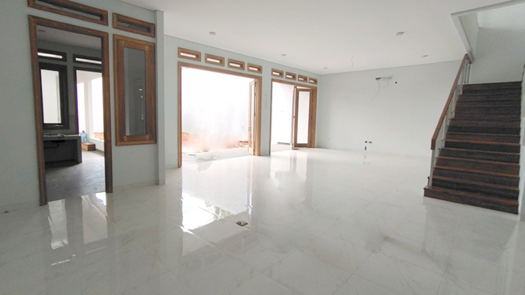 Rumah di Taman Giri Loka BSD City