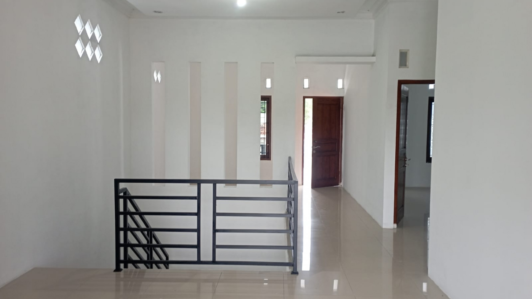 Rumah 2 Lantai Siap Huni Berada Di Selatan Terminal Giwangan, Wirokerten, Banguntapan, Bantul