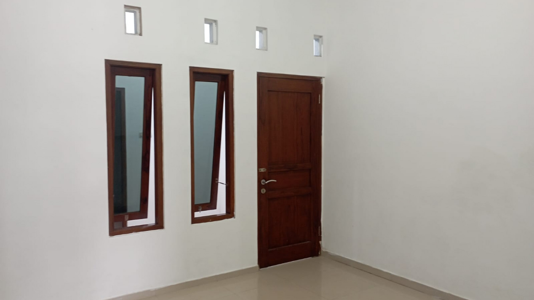 Rumah 2 Lantai Siap Huni Berada Di Selatan Terminal Giwangan, Wirokerten, Banguntapan, Bantul
