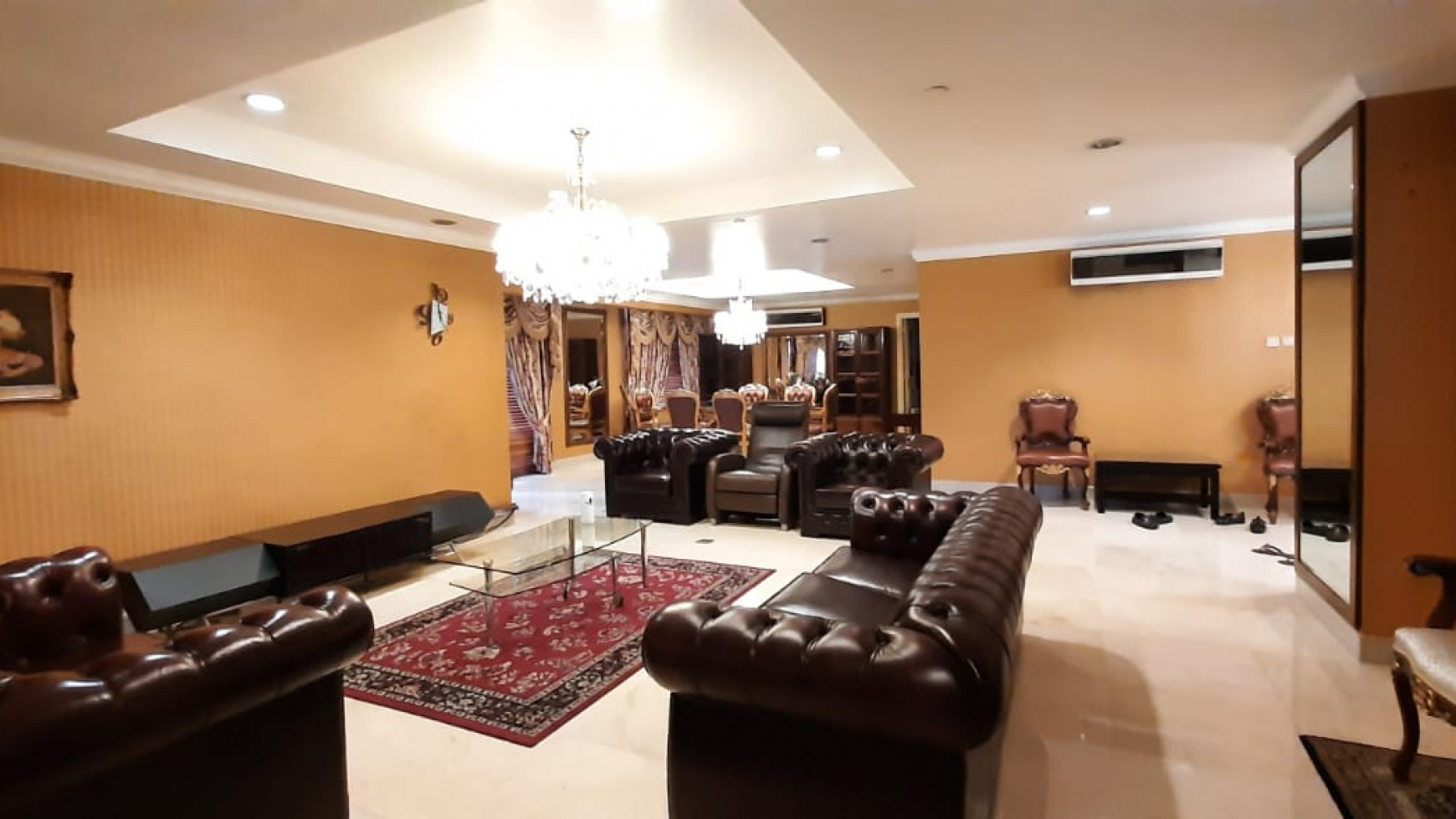 Apartemen Istana Sahid, Sudirman Jakarta Pusat.