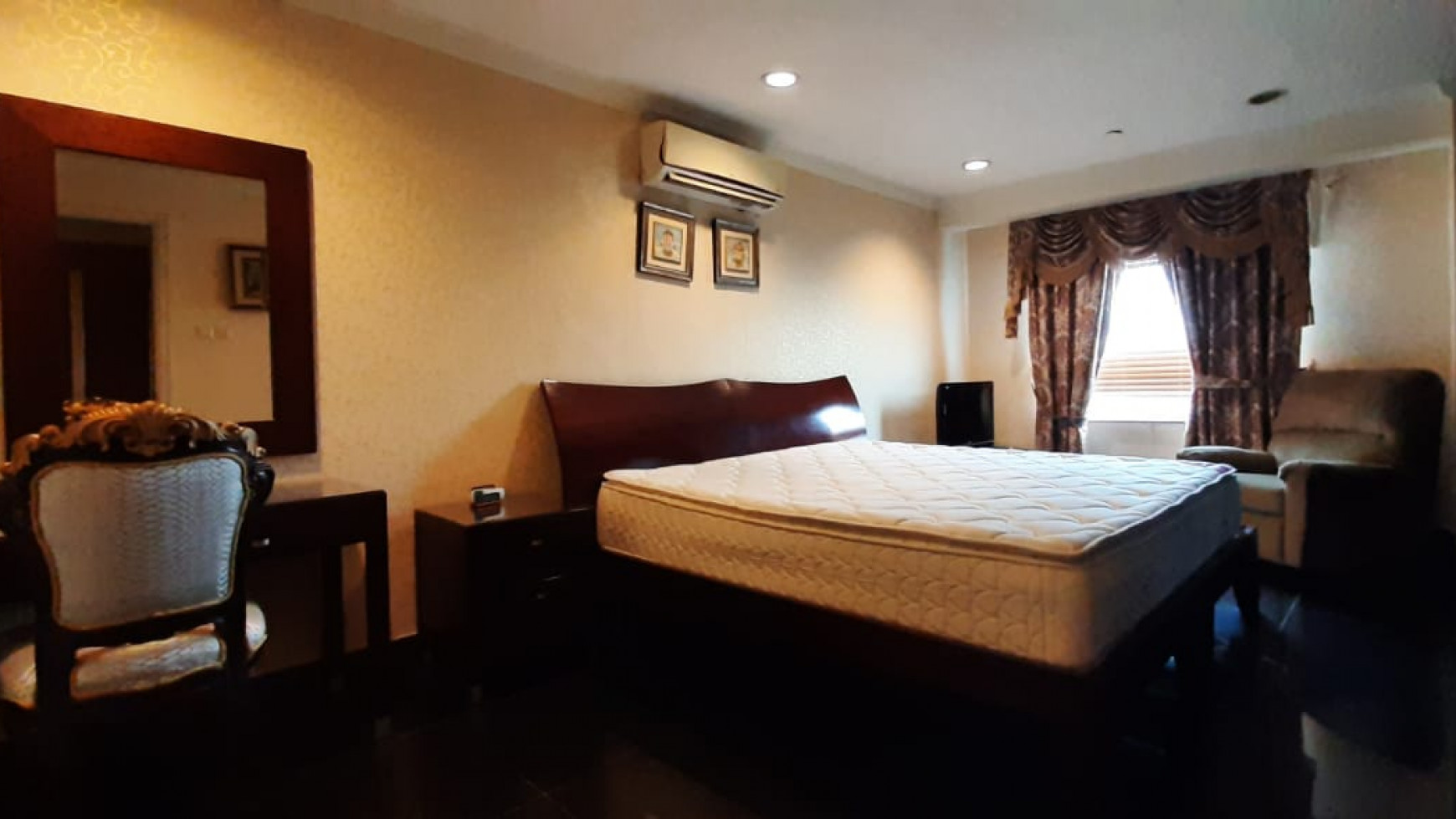 Apartemen Istana Sahid, Sudirman Jakarta Pusat.