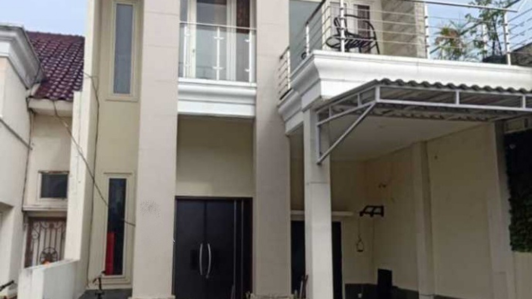 Dijual Rumah 2 Lantai di Griya Kebraon Regency, Surabaya