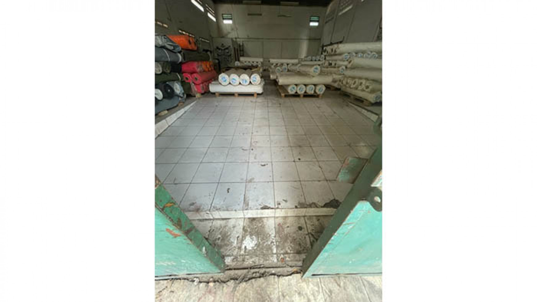 Gudang Jl Voksel, Blkng Raya Perintis Kemerdekaan Luas 12x19m2