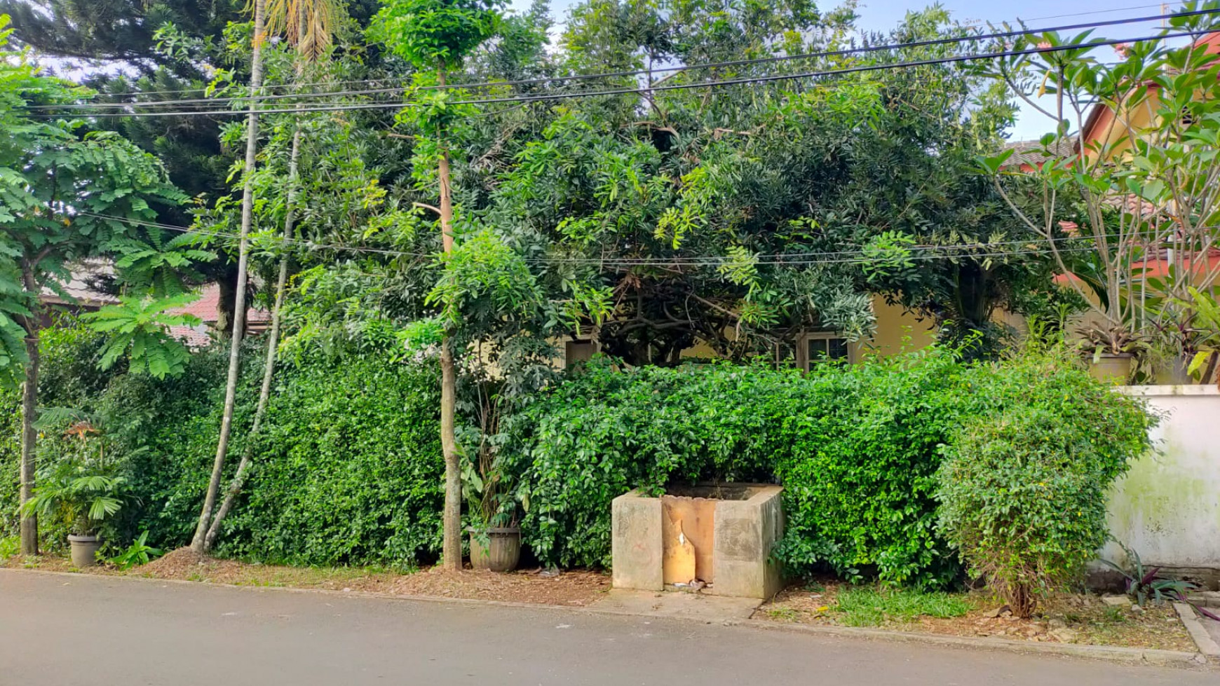 Rumah 2 lantai bagus, rapih bebas banjir di Pondok Ranji