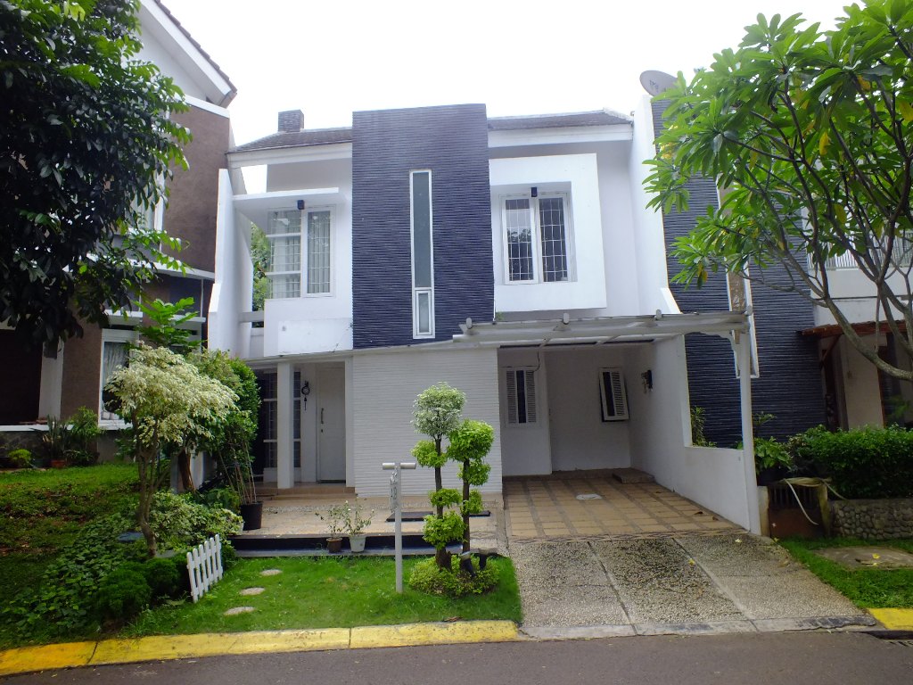 Rumah dalam cluster,securty 24 jam di Sek 9.