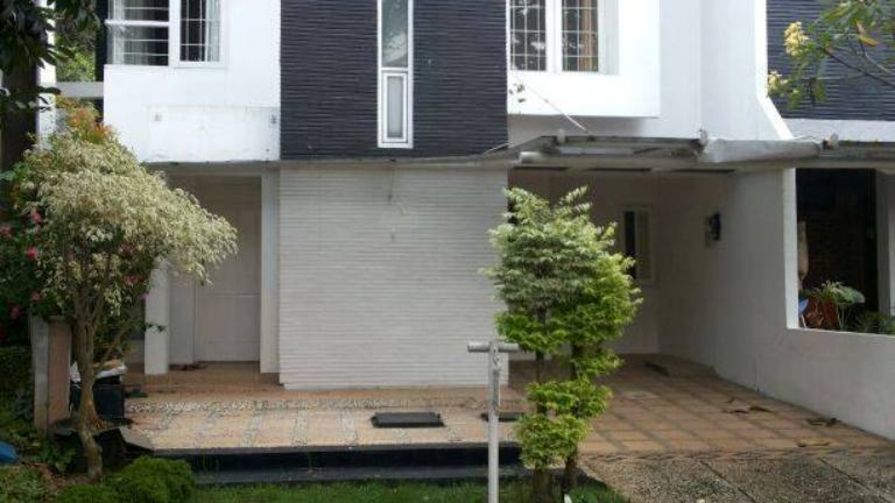 Rumah dalam cluster,securty 24 jam di Sek 9.